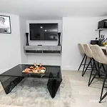 Mousehole By Grandeur Property