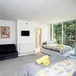 Deluxe Modern House