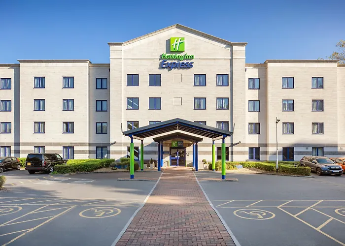 Holiday Inn Express Poole By Ihg