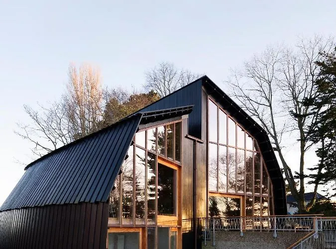 The Houseboat