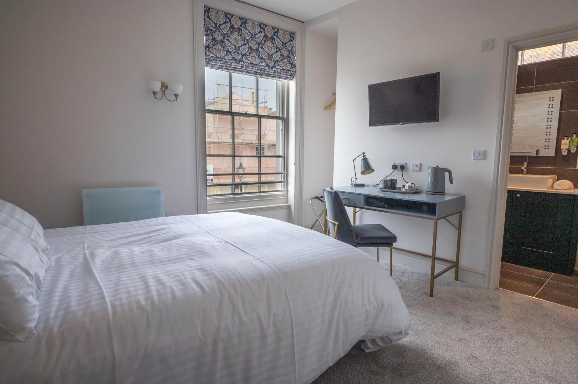 The Old Custom House Apartment