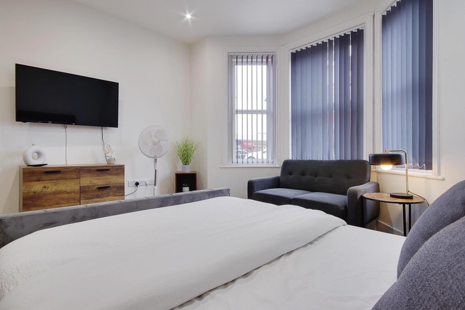 Ashley Road 1 Apartment *