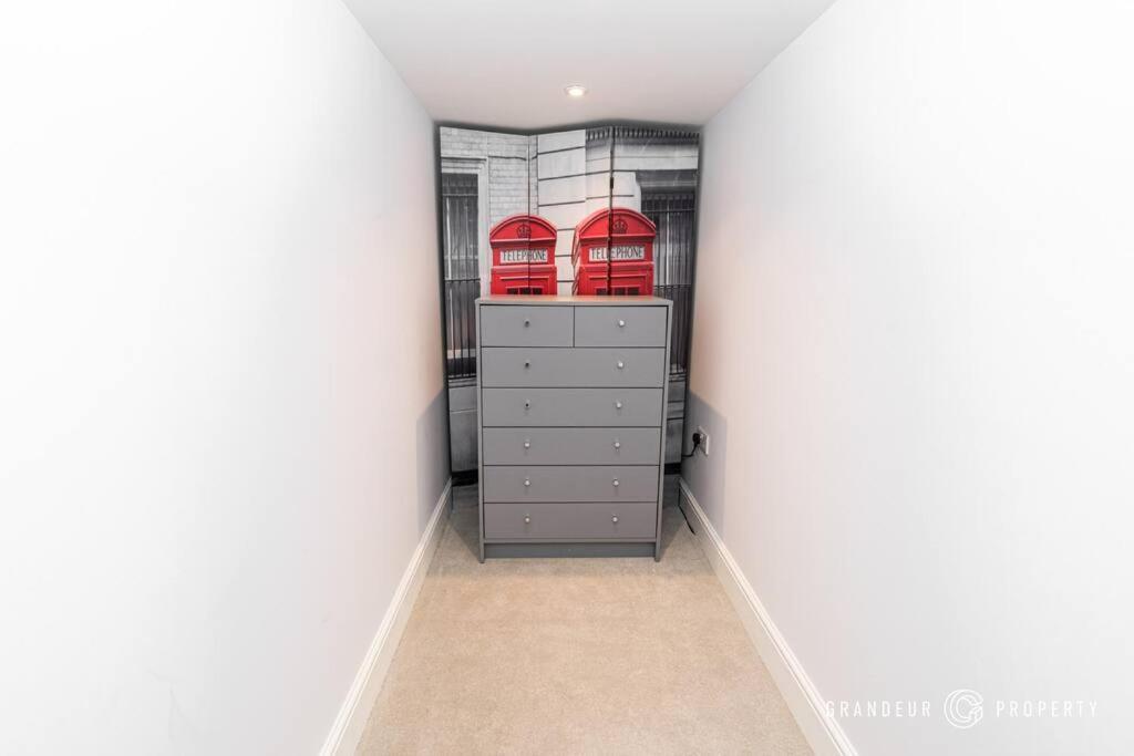 Apartment Mousehole By Grandeur