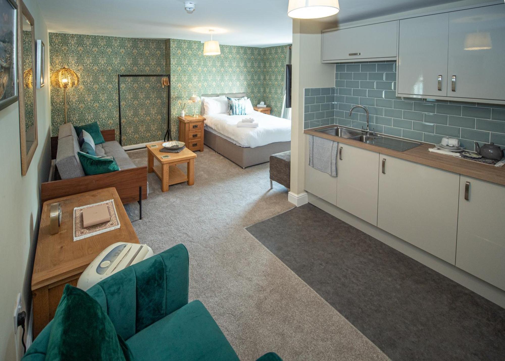 The Crown * Poole