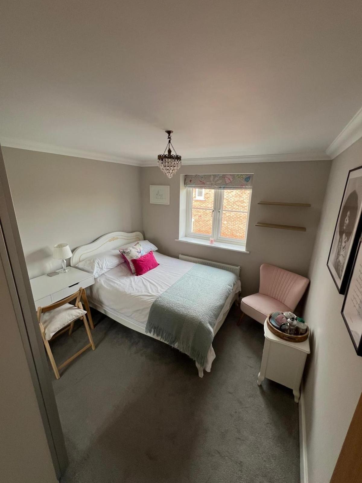 Cosy Near Poole, Dorset Bed & Breakfast