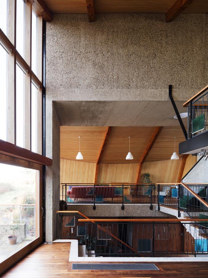 The Houseboat *