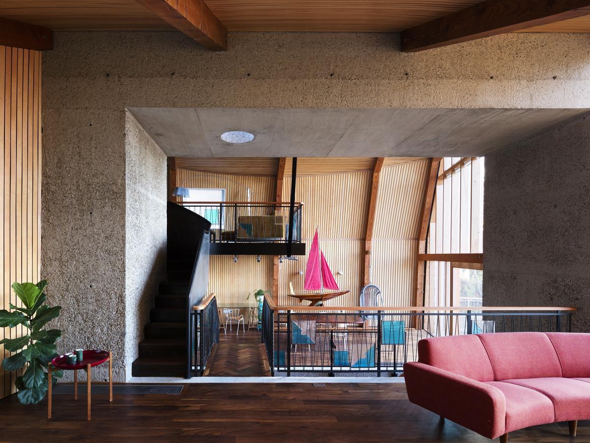The Houseboat Villa *