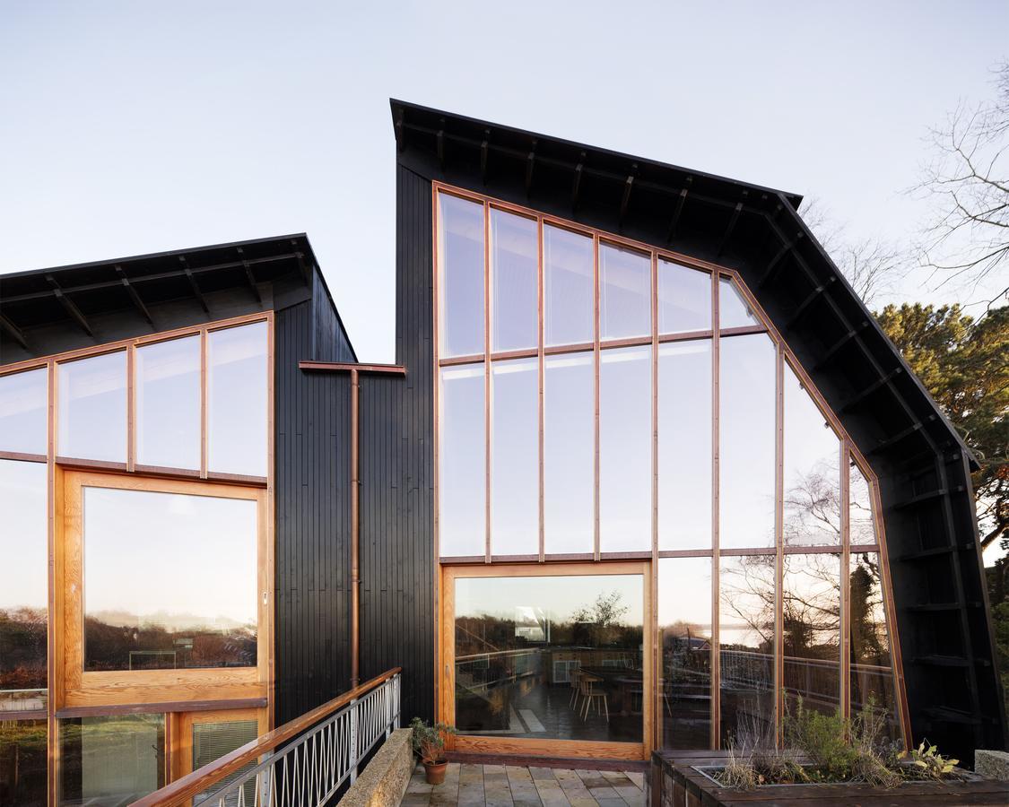 The Houseboat Villa