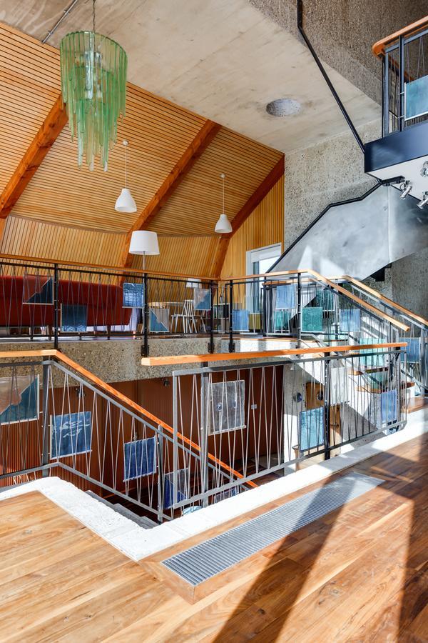 The Houseboat *