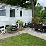 Cosy, Coastal Themed Holiday Home, Rockley Park, Poole, Dorset