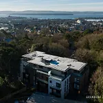 Aurora Penthouse By Grandeur Property