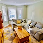 Modern 3 Bed W/ Garden, Nr Beach