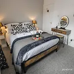 The Catalina Breeze By Grandeur Property