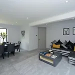 43 Panorama Road