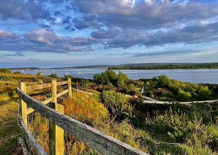 Poole Harbour View Lodge At Rockley Park