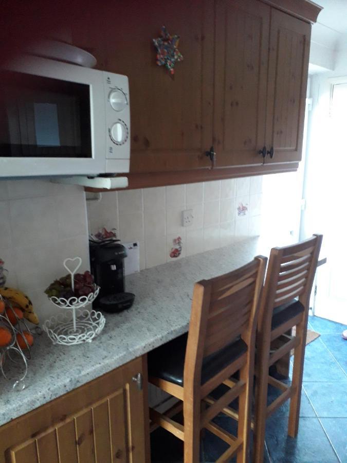 Homestay From Single Or Double Netflix Or Virgin Tv Wifi & Free Parking *
