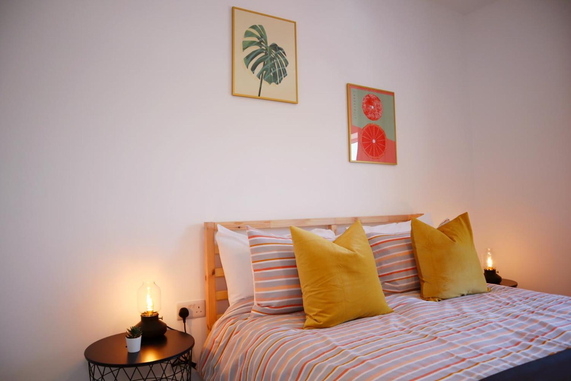 Casa de férias Sandbanks Garden House: Modern 2-bedroom Retreat With Smart Amenities Poole