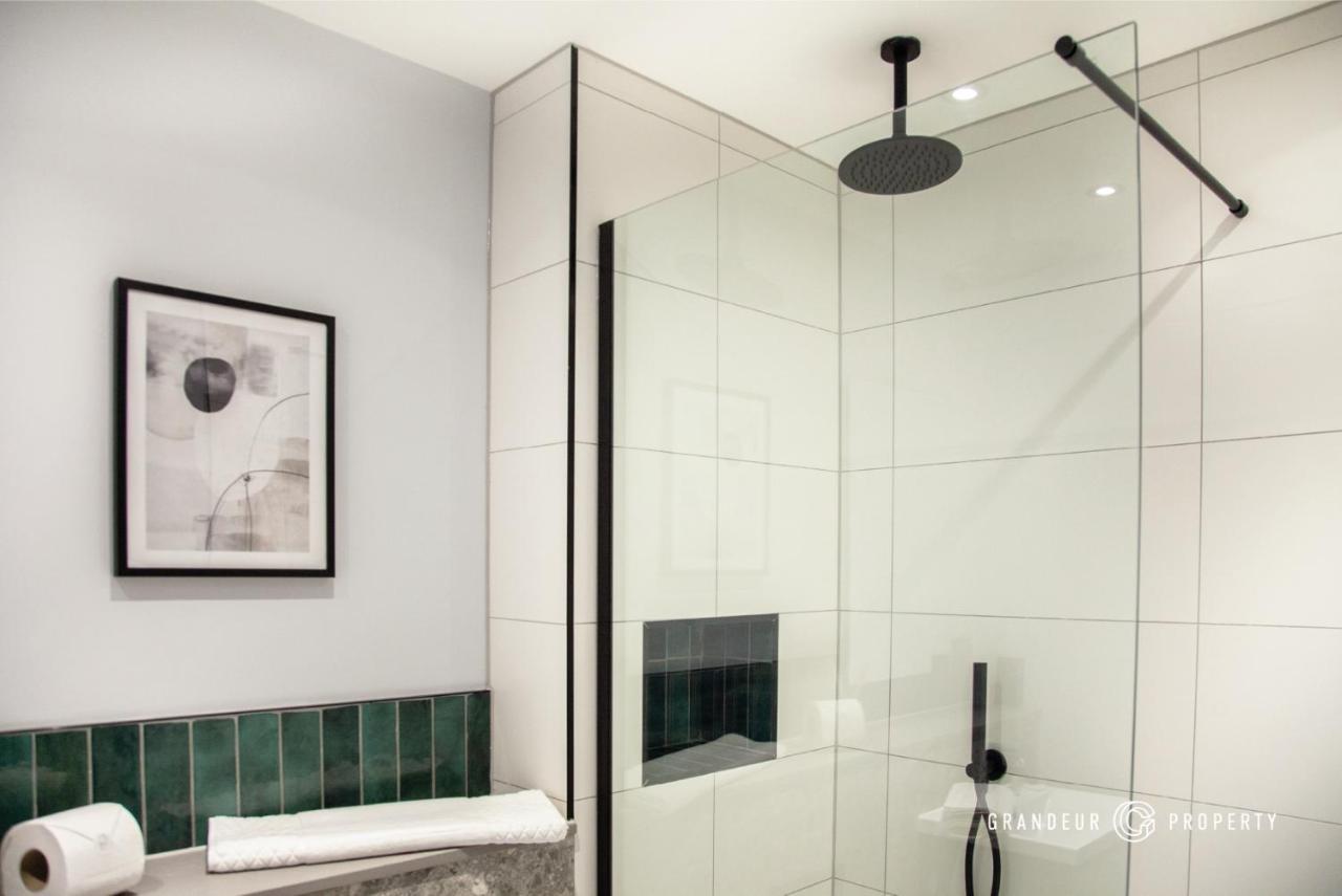 The Gatehouse By Grandeur Apartment