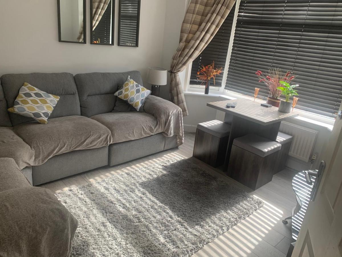 Bungalows Near Sandbanks Beach * Poole