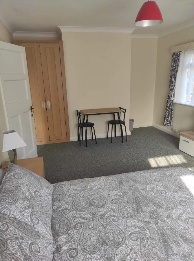 Guest house Double Room Sandbanks, Poole, Dorset, Free Parking Poole