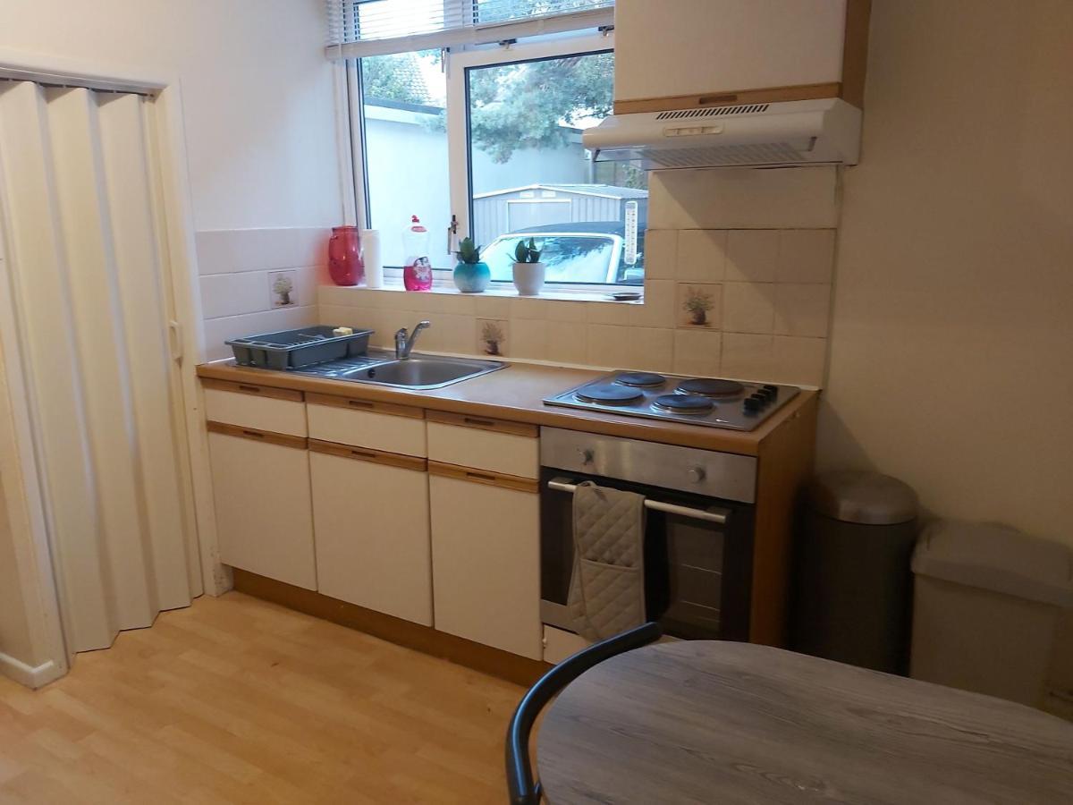 Double Room Sandbanks, Poole, Dorset, Free Parking Guest house