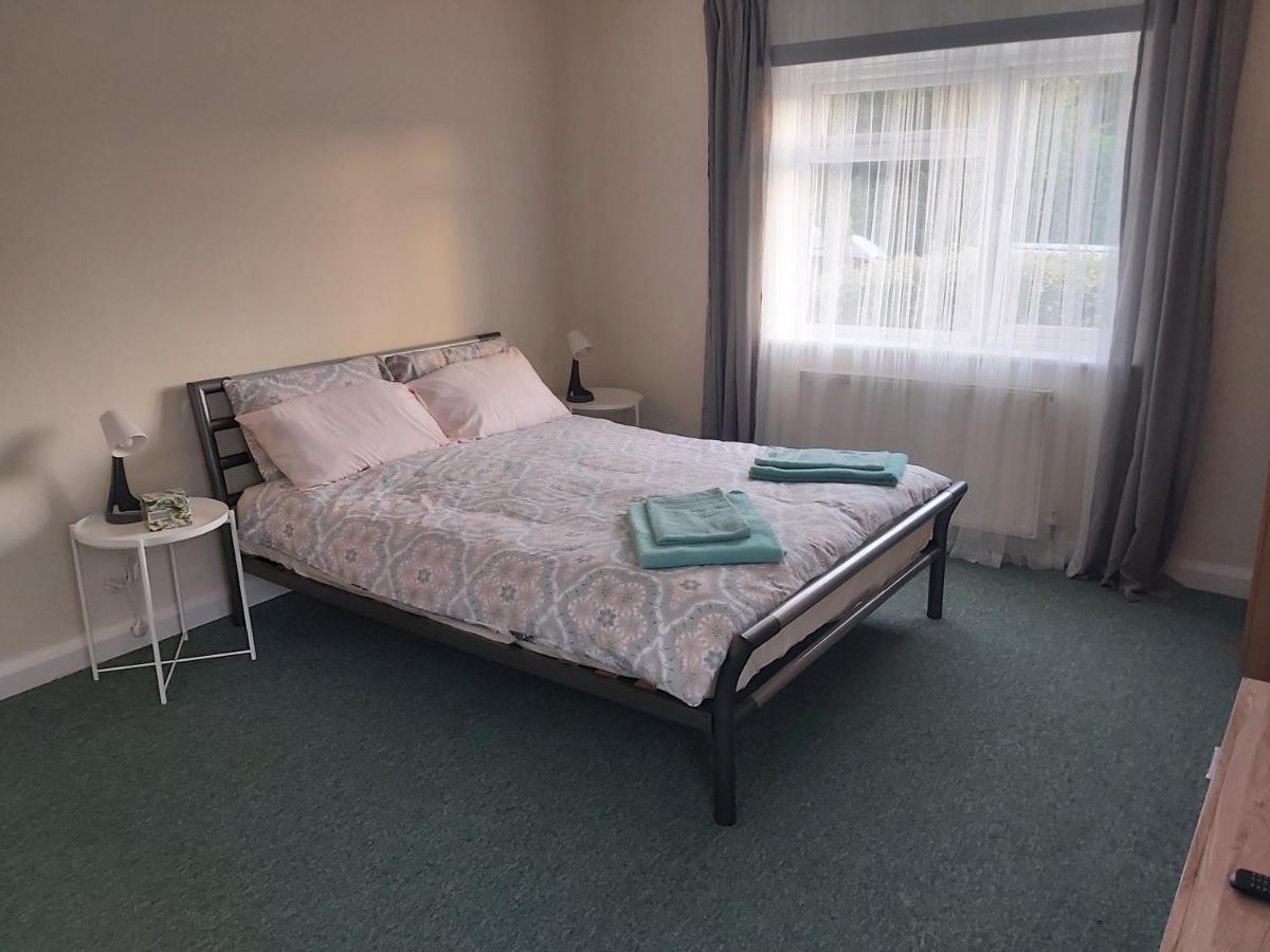 Double Room Sandbanks, Poole, Dorset, Free Parking Guest house