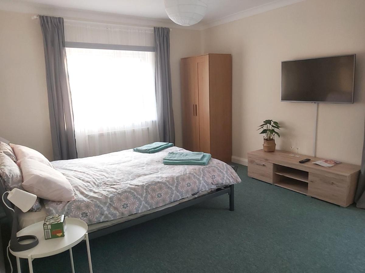 Double Room Sandbanks, Poole, Dorset, Free Parking Poole