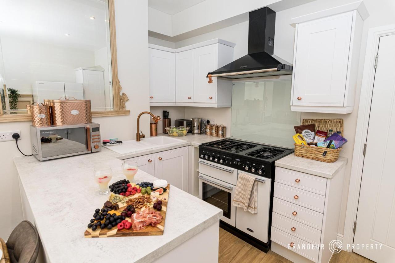 Le D Isabel By Grandeur Apartment