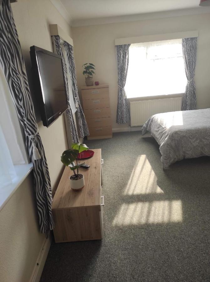 Double Room Sandbanks, Poole, Dorset, Free Parking Guest house *