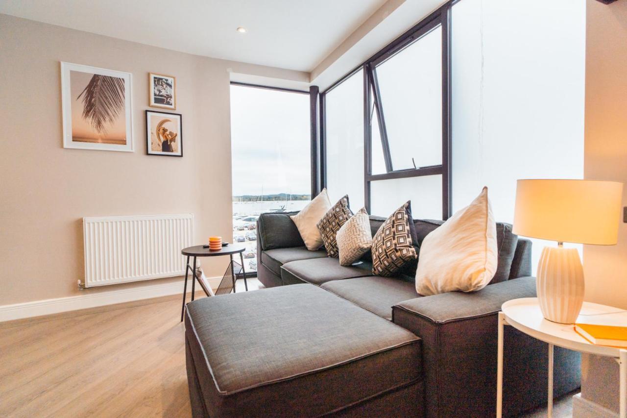 Apartment No Seven Harbour Side *