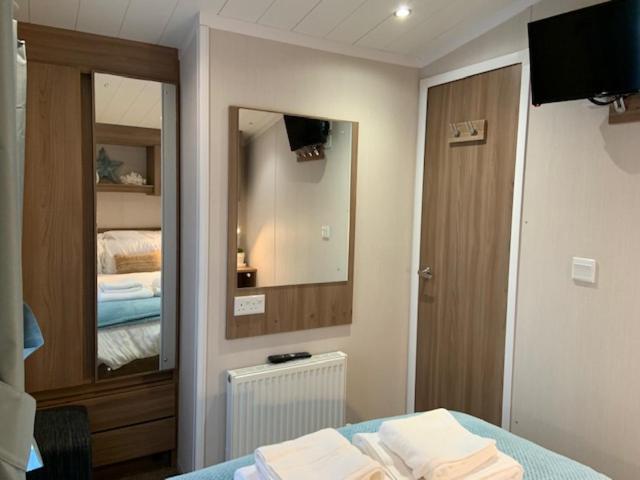 Cosy, Coastal Themed Holiday Home, Rockley Park, Poole, Dorset Holiday home *