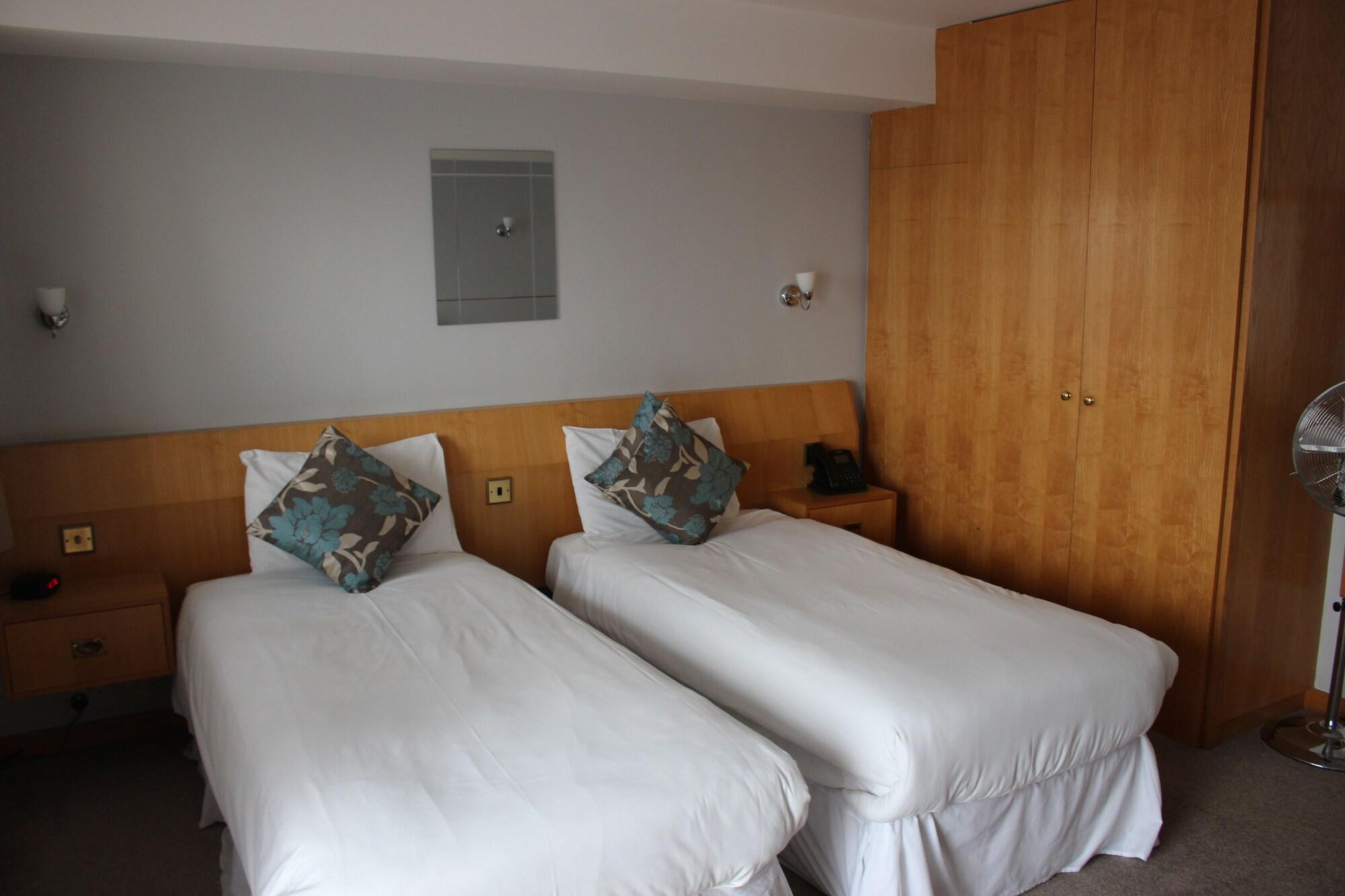 Salterns Harbourside 3*