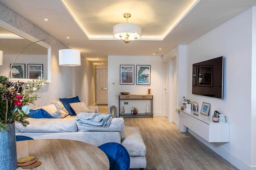 Apartment Luxury 2 Bedroom Apartment In Sandbanks - Sea View