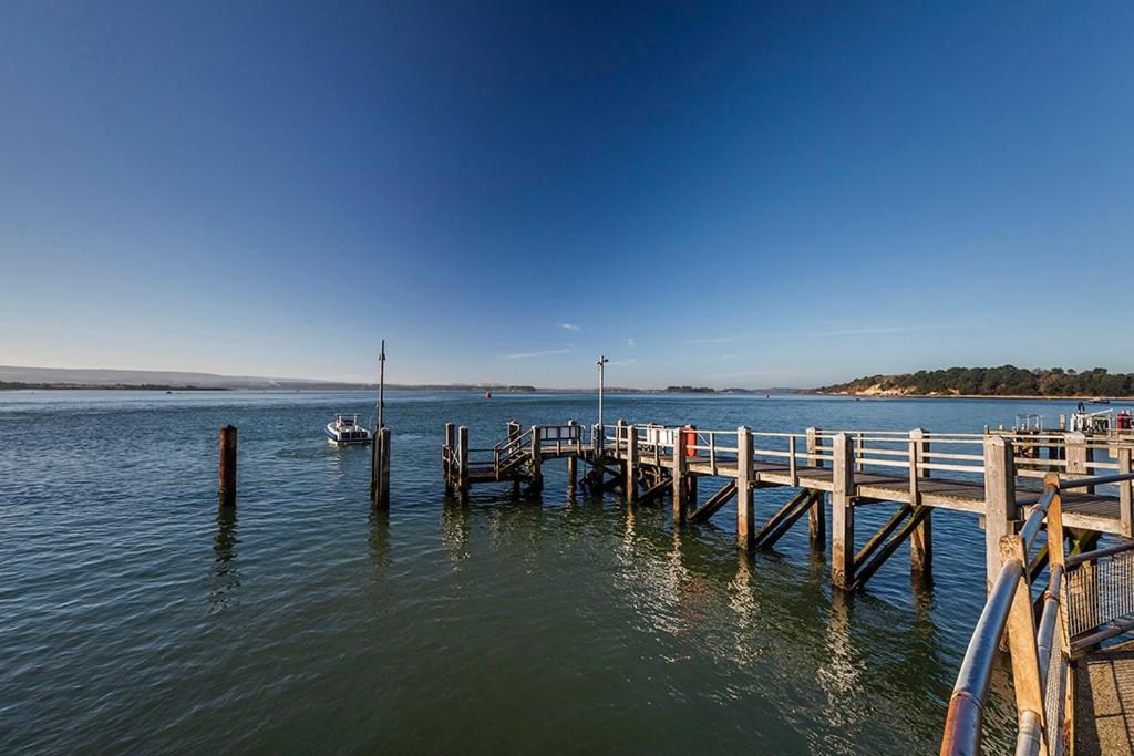 Apartment Luxury 2 Bedroom Apartment In Sandbanks - Sea View Poole
