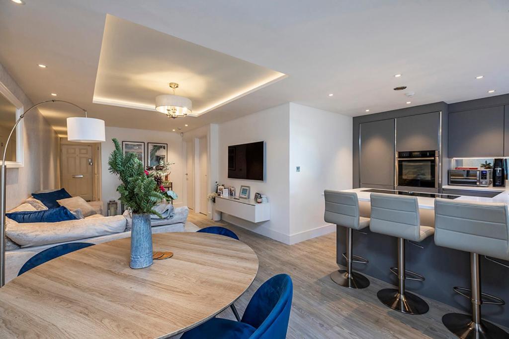 Luxury 2 Bedroom Apartment In Sandbanks - Sea View Apartment *