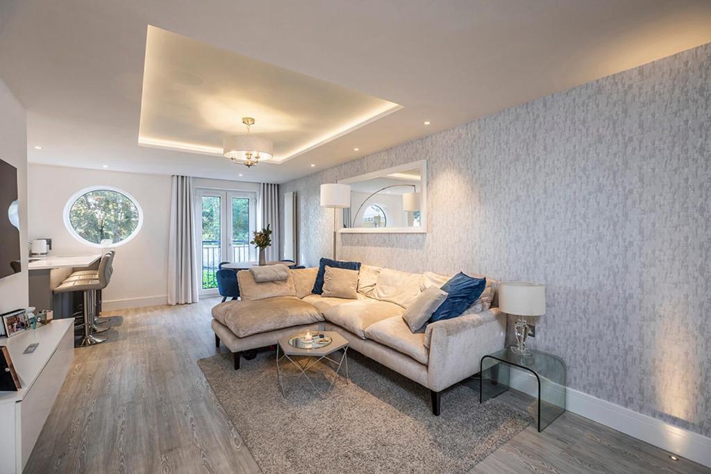 Luxury 2 Bedroom Apartment In Sandbanks - Sea View