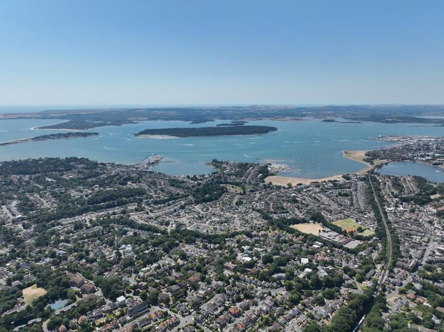 Entire Seaside Luxury With On Site Parking!