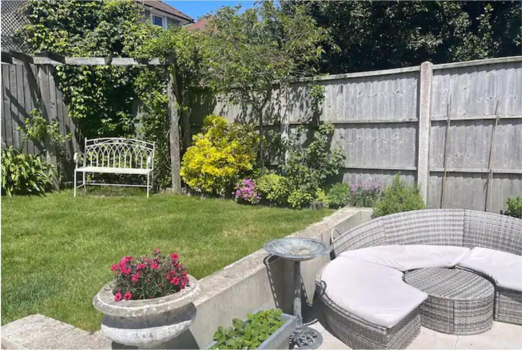 Holiday home Beautiful 4 Double Bedroom House In With Hot Tub, Near Sandbanks Poole