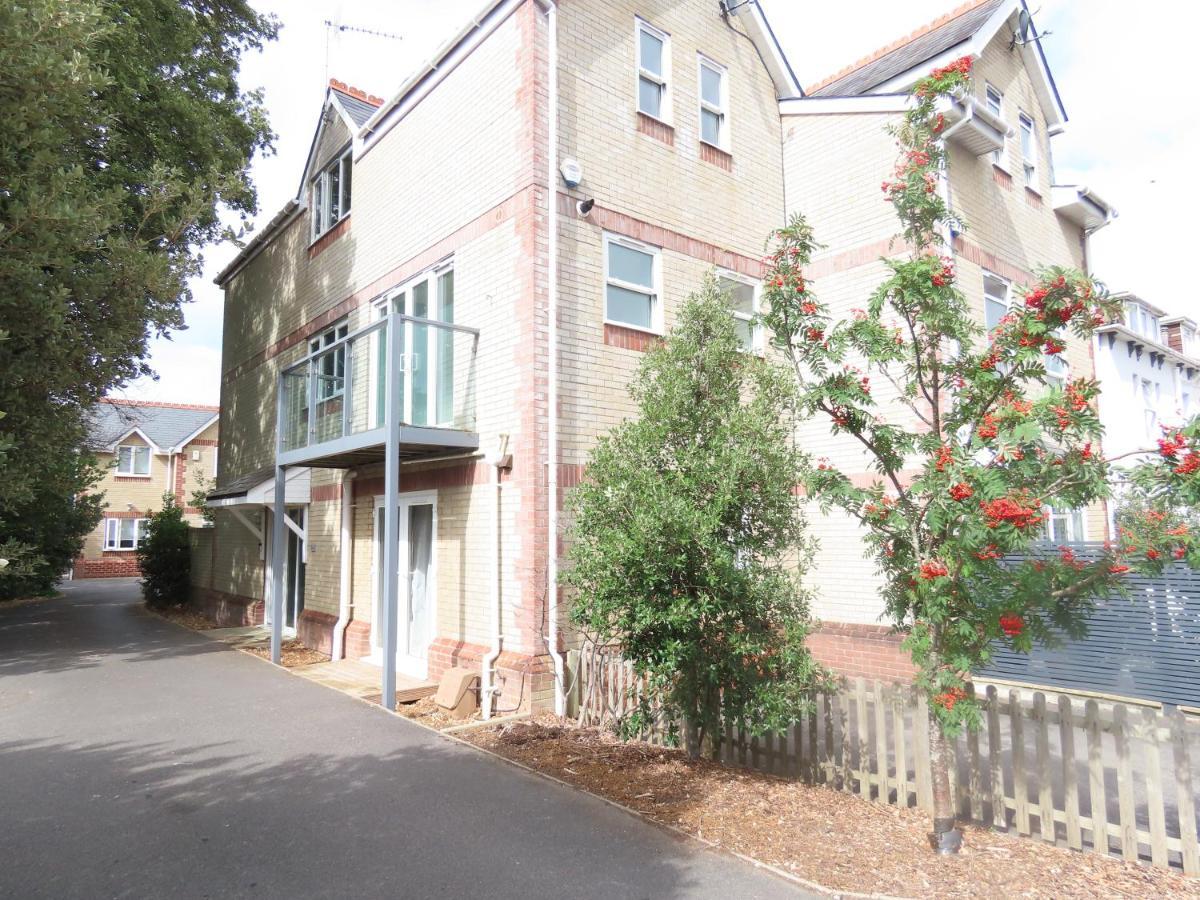 Entire Seaside Luxury With On Site Parking! *