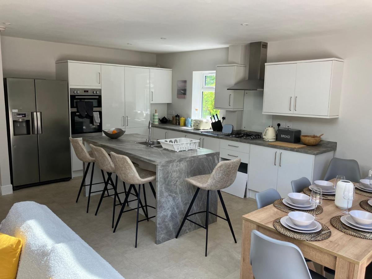 Beautiful 4 Double Bedroom House In With Hot Tub, Near Sandbanks * Poole