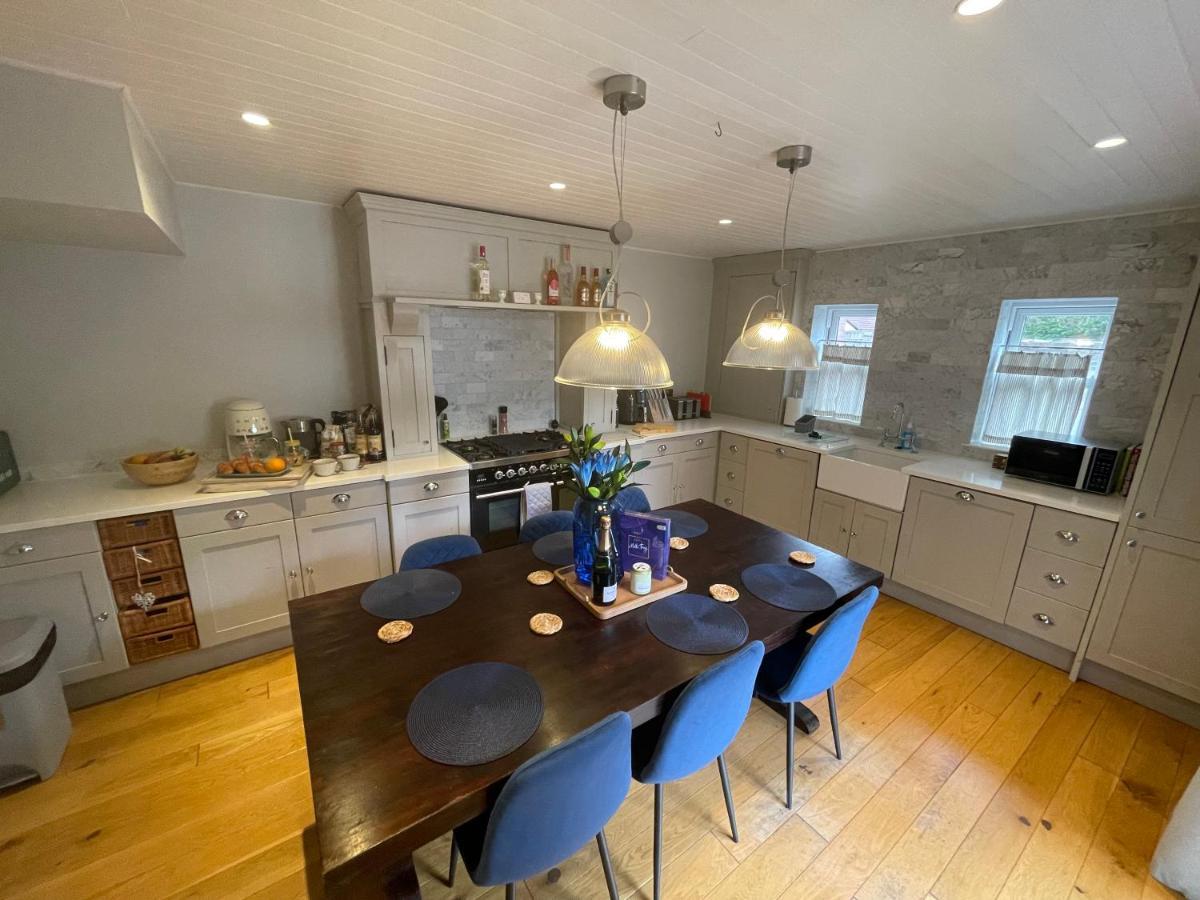 Entire Seaside Luxury With On Site Parking!