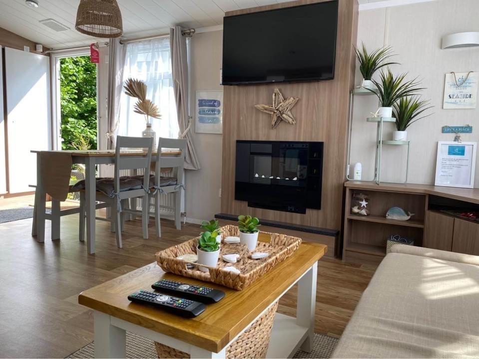 Cosy, Coastal Themed Holiday Home, Rockley Park, Poole, Dorset Poole