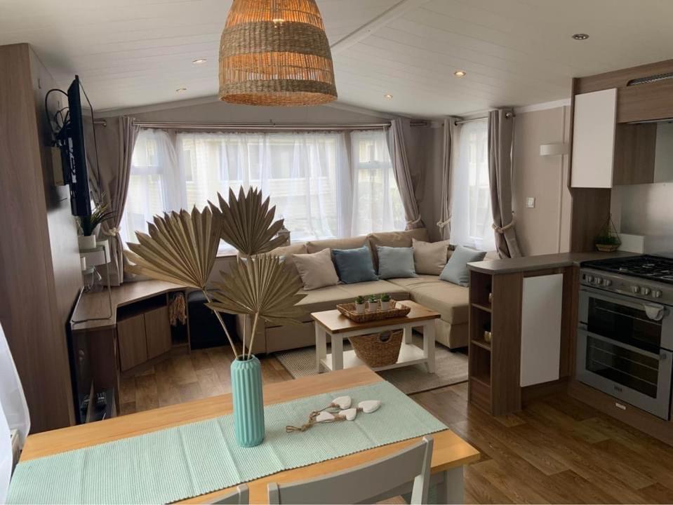 Cosy, Coastal Themed Holiday Home, Rockley Park, Poole, Dorset *