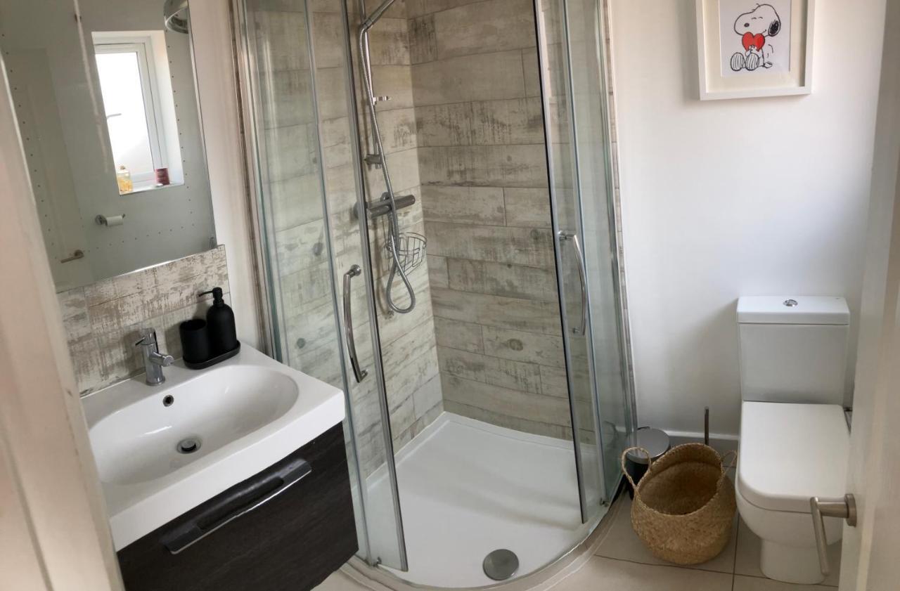 Holiday home Beautiful 4 Double Bedroom House In With Hot Tub, Near Sandbanks