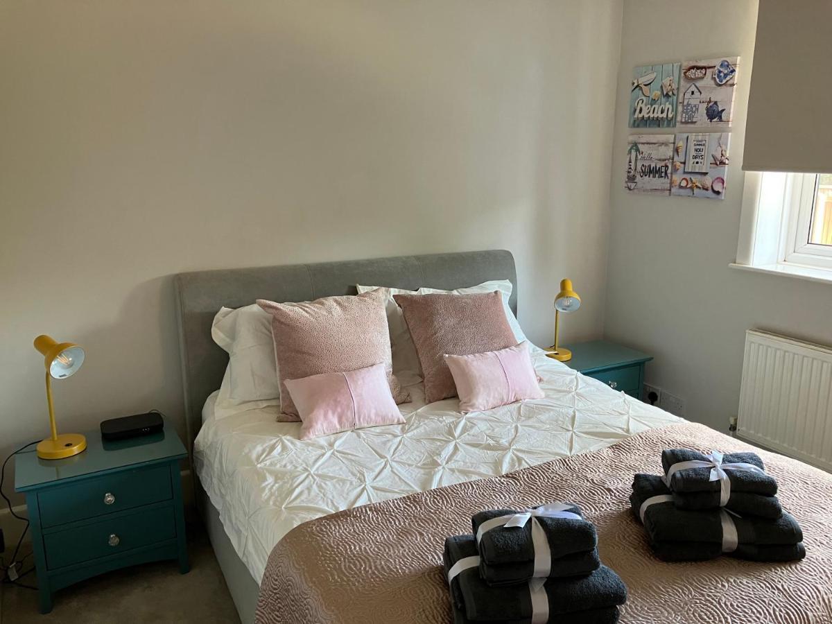 Holiday home Beautiful 4 Double Bedroom House In With Hot Tub, Near Sandbanks Poole