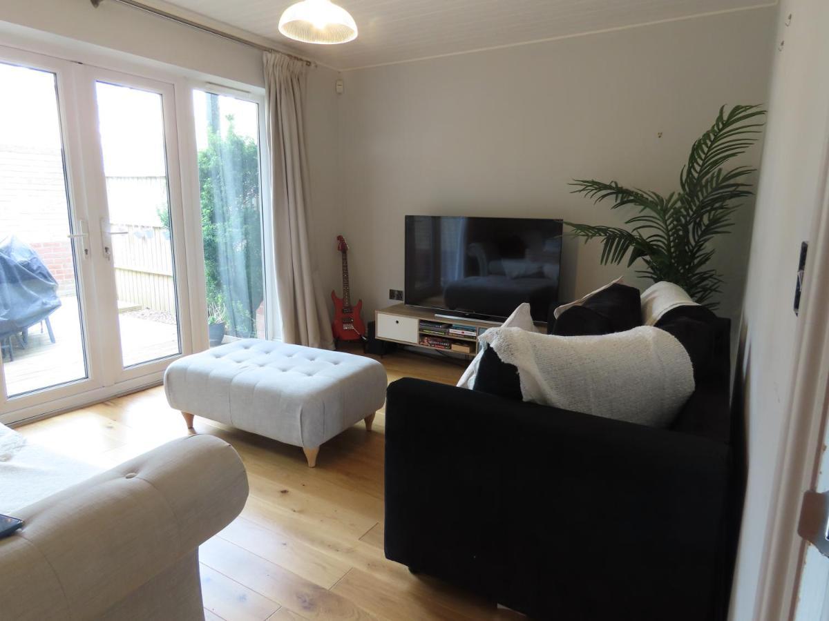 Entire Seaside Luxury With On Site Parking! *