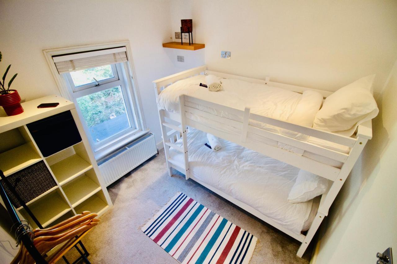 Modern 3 Bed W/ Garden, Nr Holiday home Poole