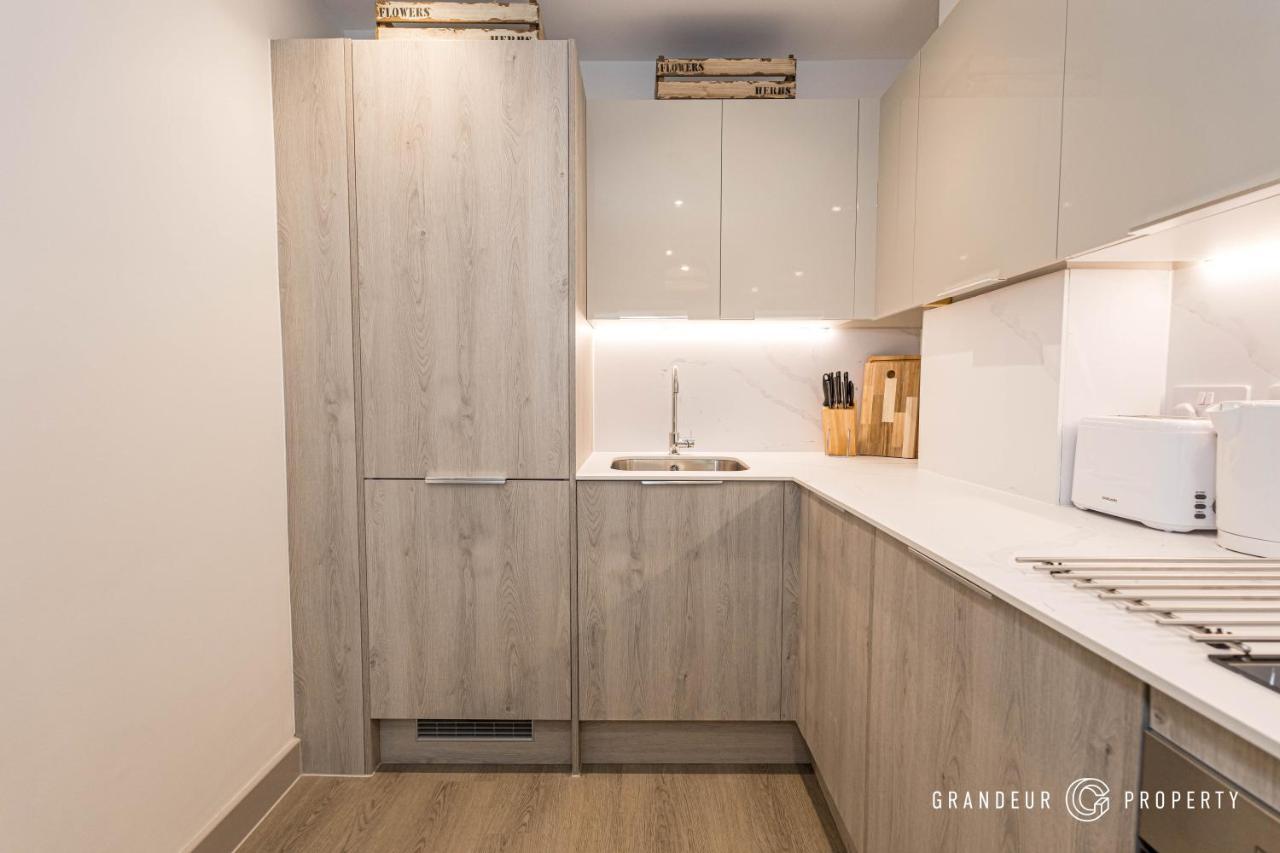 Vespasian's Abode By Grandeur Apartment Poole