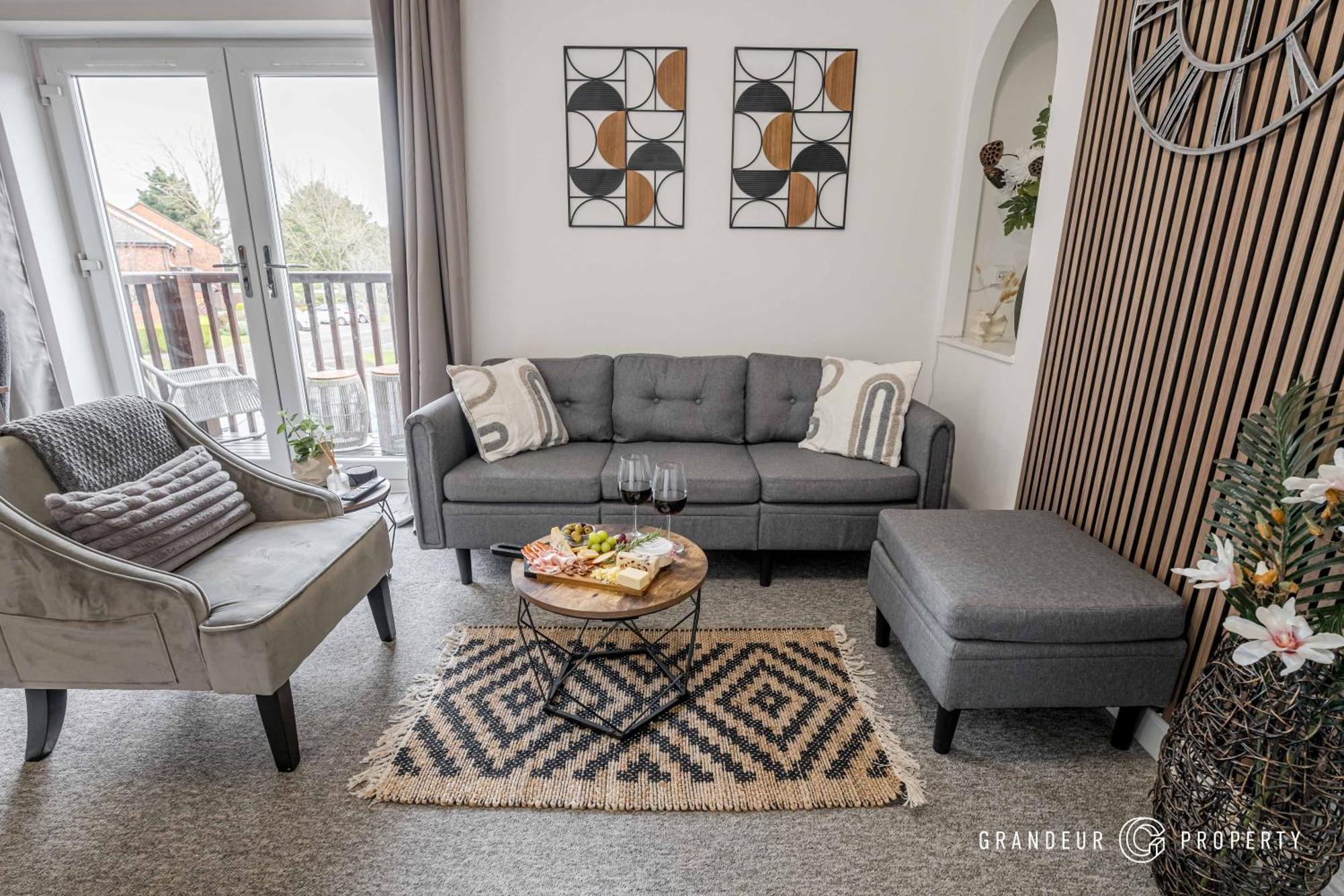 The Catalina Breeze By Grandeur Apartment