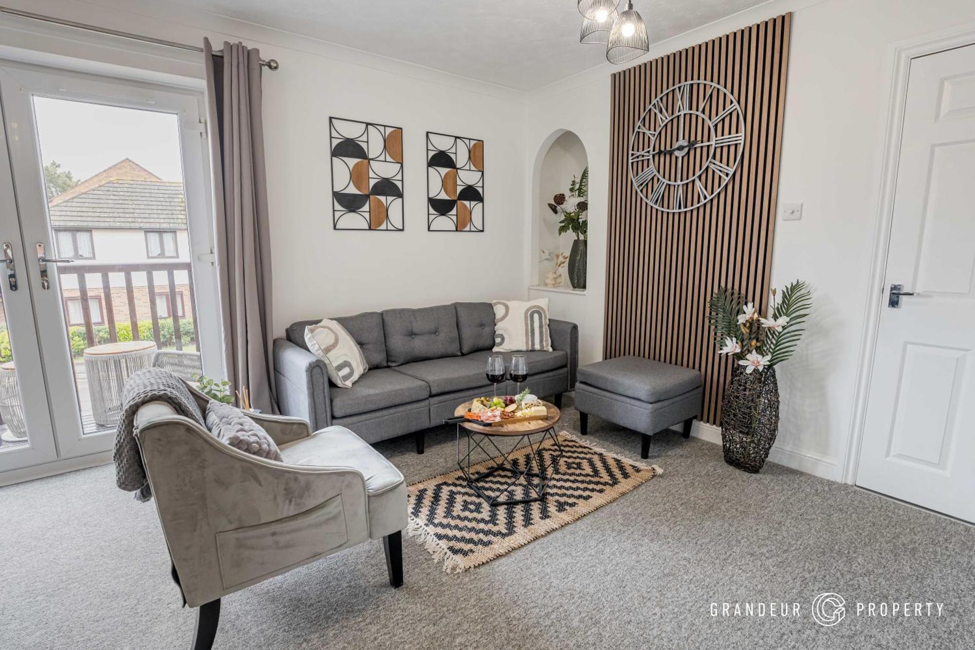 The Catalina Breeze By Grandeur Poole